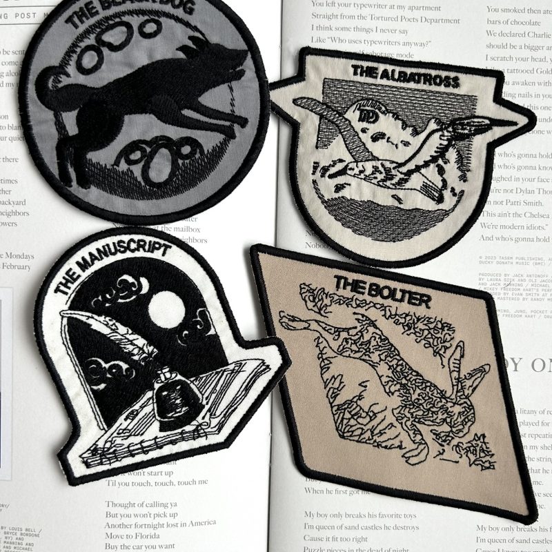 Patchuri Textile TTPD in 4 variante - The Bolter, The Black Dog, The Albatross, The Manuscript