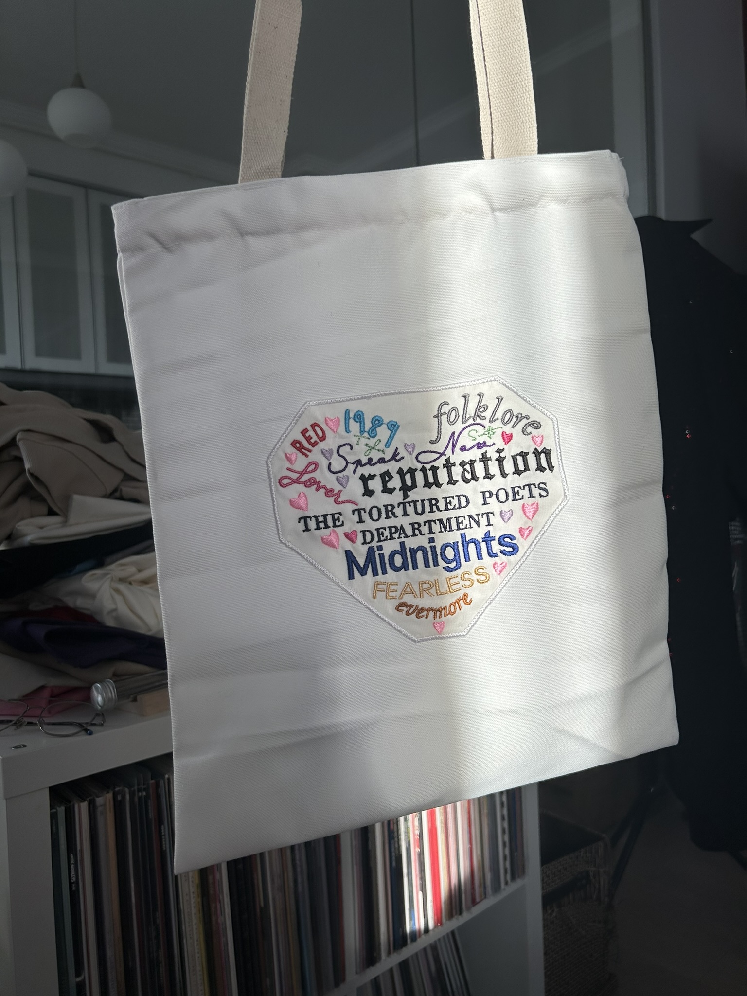 Tote Bag brodat Eras Tour in forma de inima Taylors Version