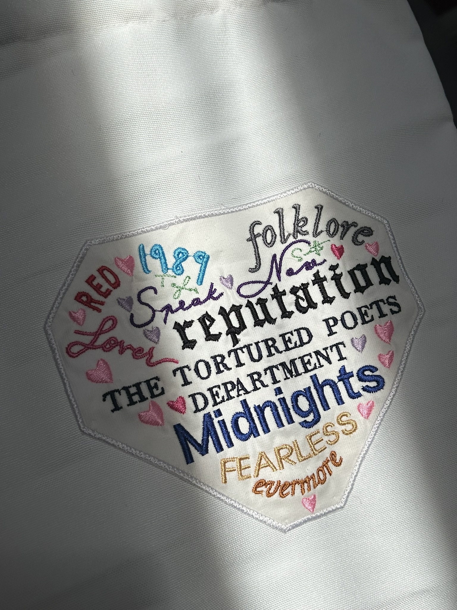 Tote Bag brodat Eras Tour in forma de inima Taylors Version - Image 2